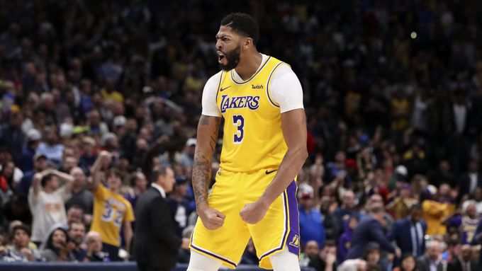  班凯罗20+15魔术主场击退公牛结束五连败